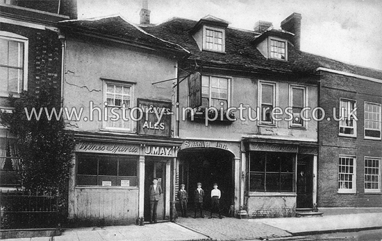 The Old Swan Inn, Brentwood, Essex. c.1920